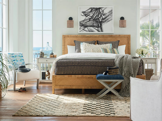 UNIVERSAL - ESCAPE-COASTAL LIVING HOME LONG KEY QUEEN BED