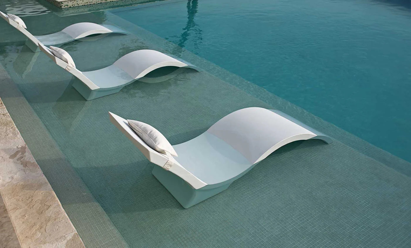 Ledge Lounger - Signature Chaise Deep