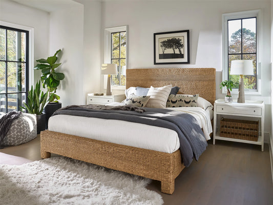 UNIVERSAL - MODERN FARMHOUSE SEATON QUEEN BED