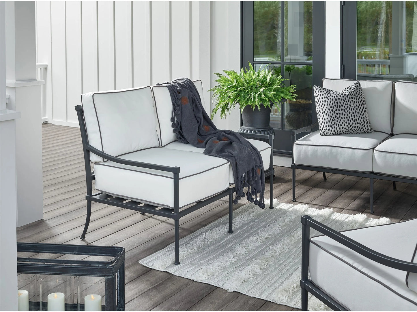 UNIVERSAL - COASTAL LIVING OUTDOOR SENECA LOVESEAT