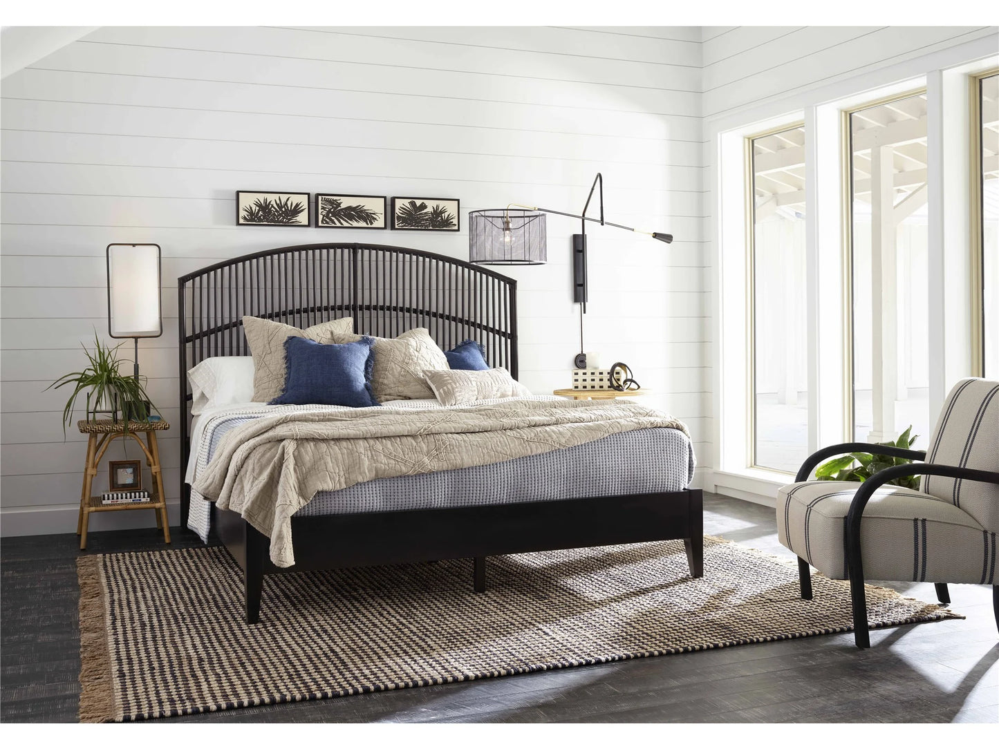 UNIVERSAL - GETAWAY COASTAL LIVING HOME BLACKADORE CAYE KING BED