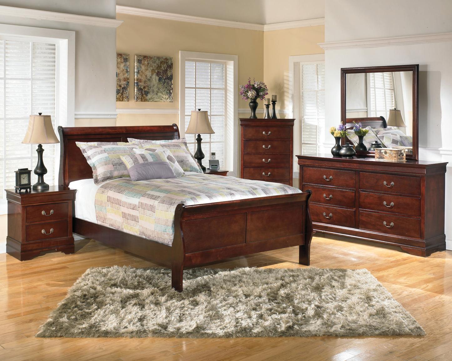 Alisdair  Sleigh Bed With Mirrored Dresser And Chest