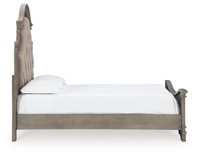 Lodenbay  Panel Bed