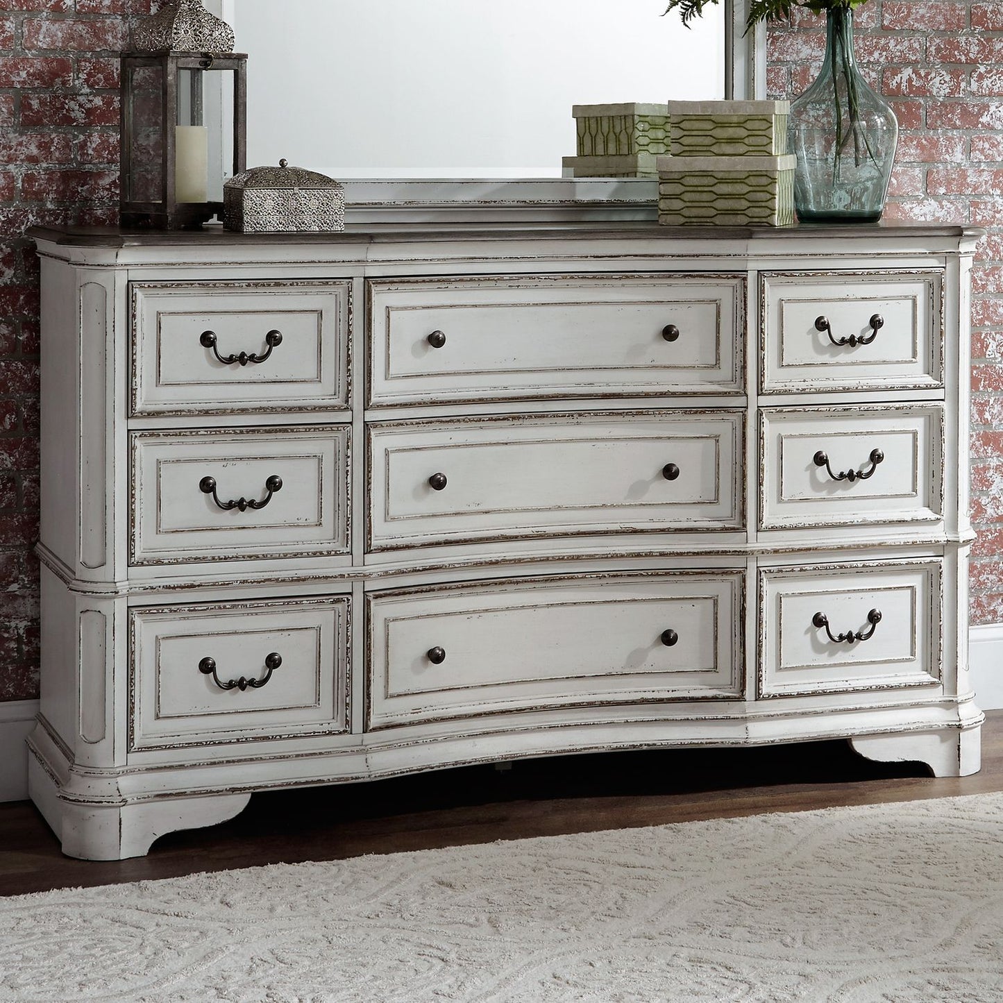 Magnolia Manor - 9 Drawer Dresser