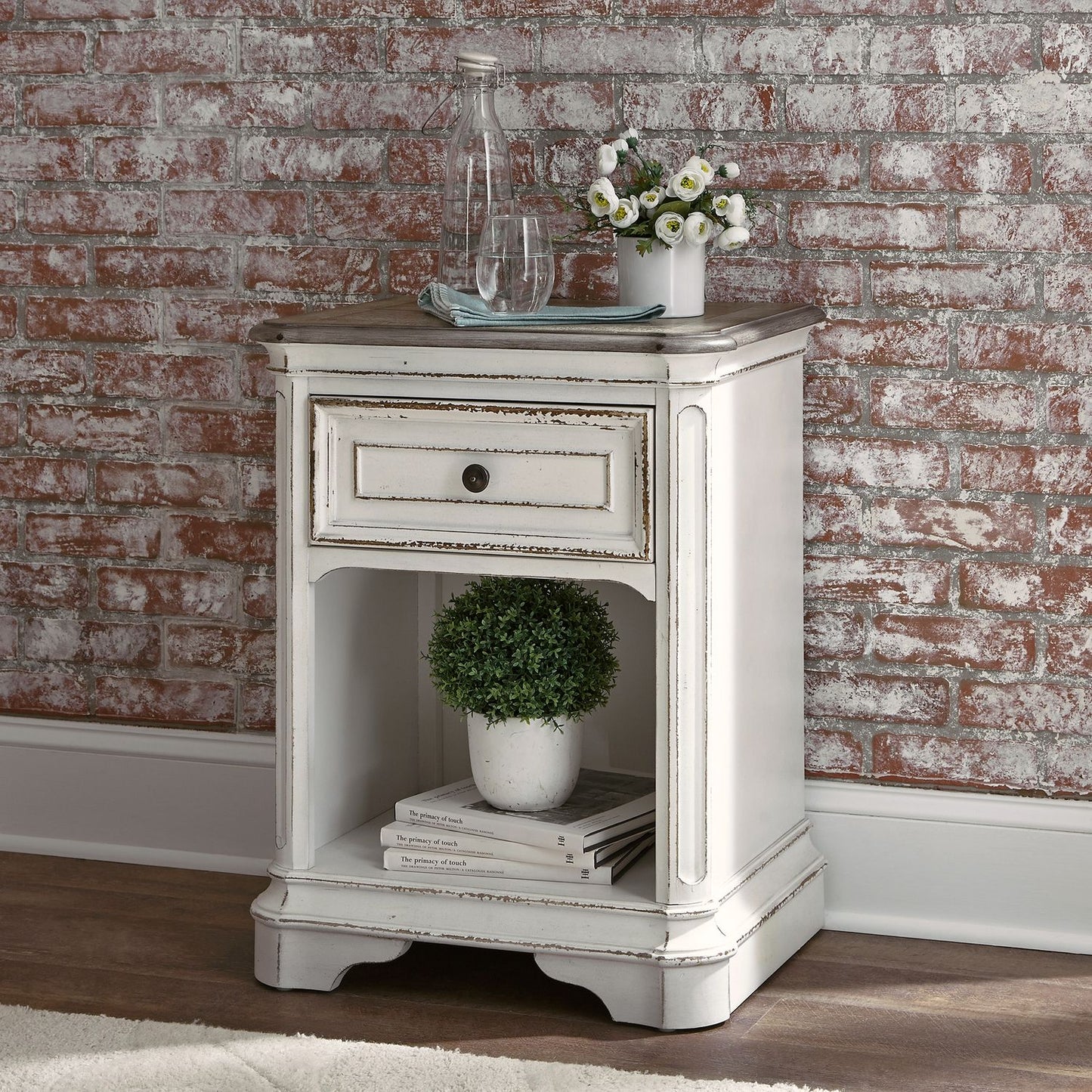 Magnolia Manor - 1 Drawer Night Stand