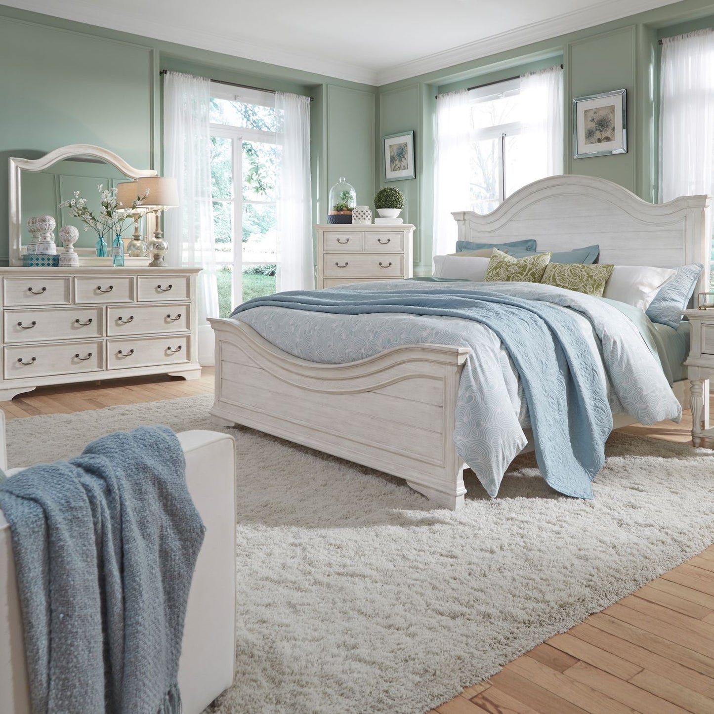 Bayside - Queen Panel Bed, Dresser & Mirror