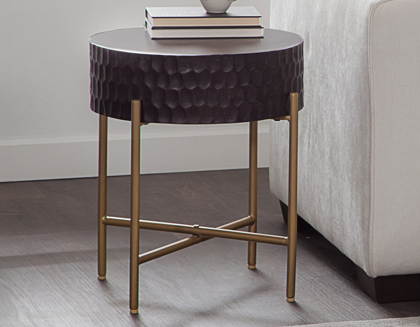 Bobbi 30" Round Solid Wood End Table