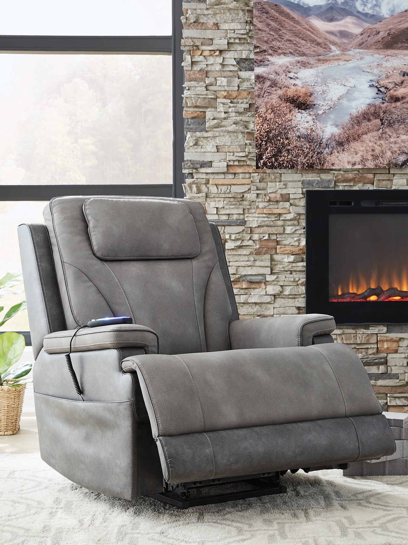 4Z-Peaceful Pause Power Lift Recliner