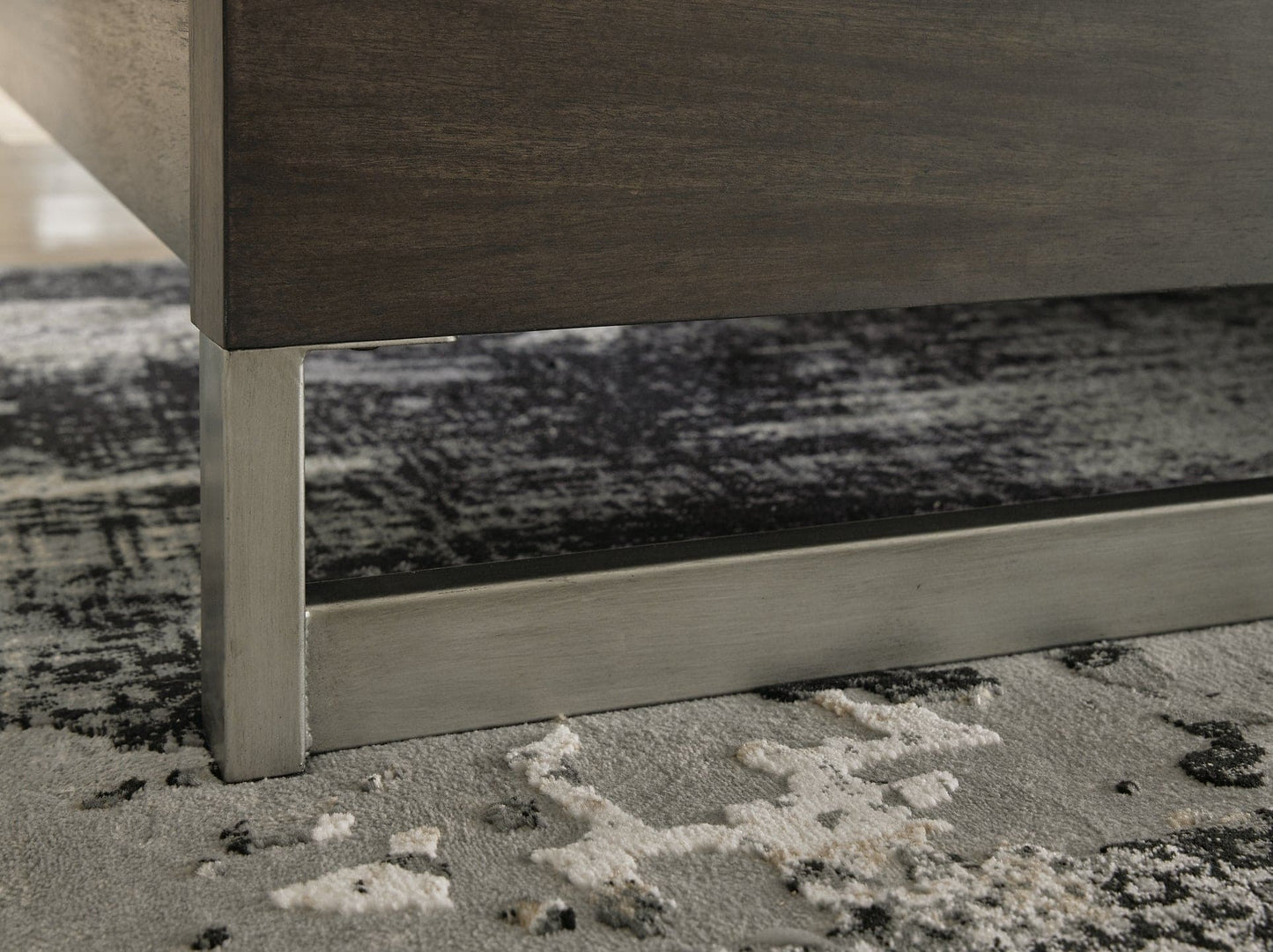 Arkenton King Panel Bed with Mirrored Dresser and 2 Nightstands